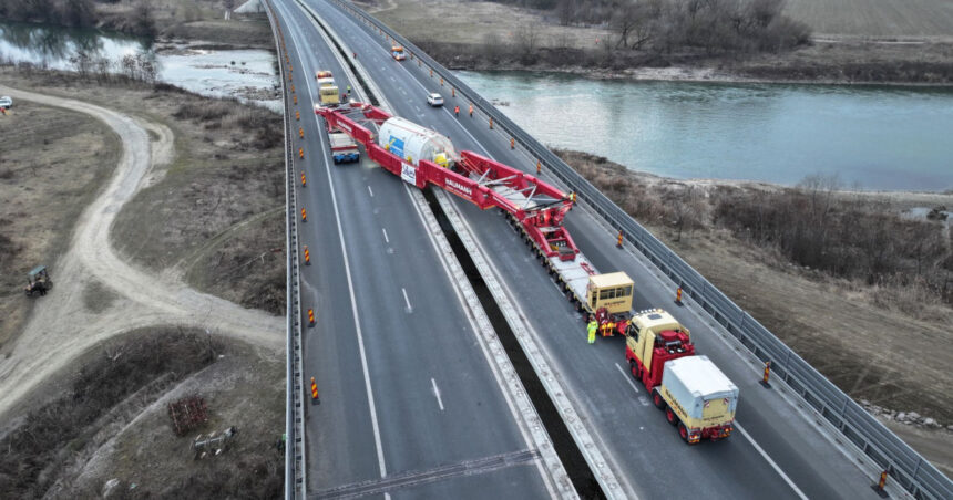 ultimul transport agabaritic pentru termocentrala mintia de 753 de tone intra in tara sambata ce traseu va parcurge 6827500fe7be3