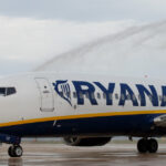 un avion a facut o aterizare de urgenta in franta dupa ce o femeie a nascut la bord 68231cf262311