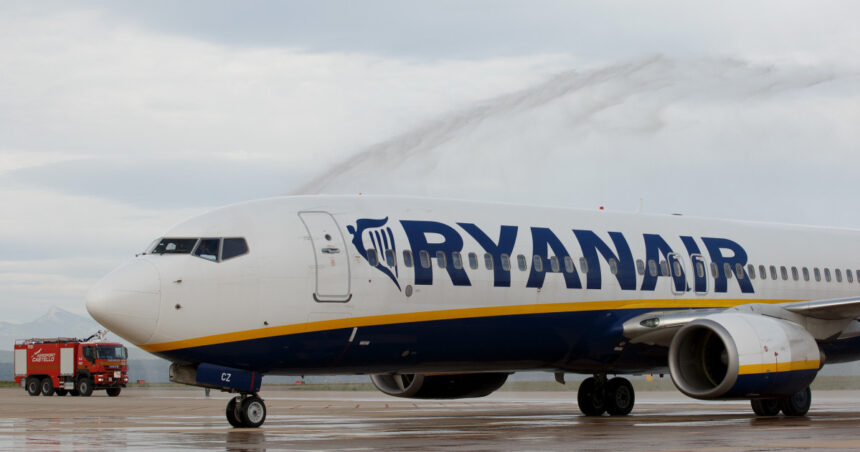 un avion a facut o aterizare de urgenta in franta dupa ce o femeie a nascut la bord 68231cf262311