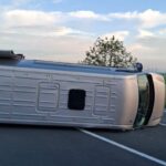 un microbuz transformat in rulota s a rasturnat pe dn2a doi ucraineni au fost implicati in accident 681b2d0998005