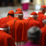 vaticanul anunta ca va dezactiva acoperirea telefoniei mobile pe intregul sau teritoriu pentru a izola conclavul 6819167f1d6e4