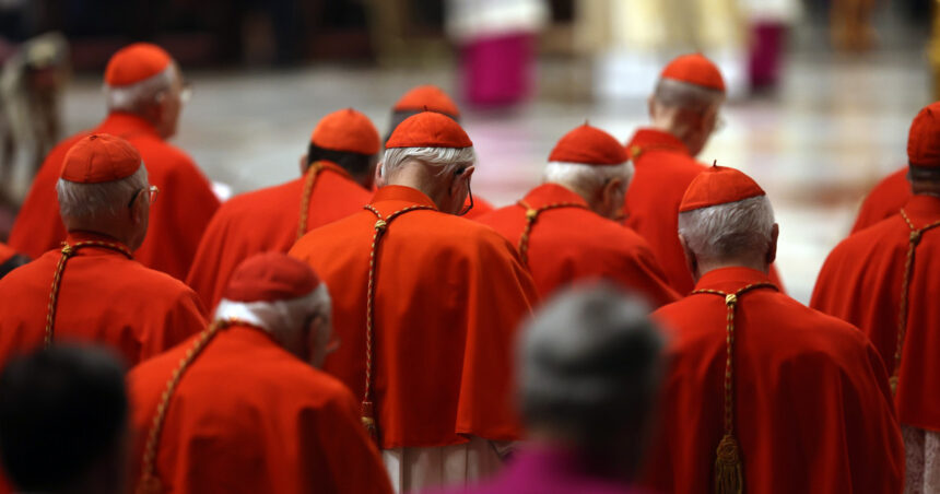 vaticanul anunta ca va dezactiva acoperirea telefoniei mobile pe intregul sau teritoriu pentru a izola conclavul 6819167f1d6e4