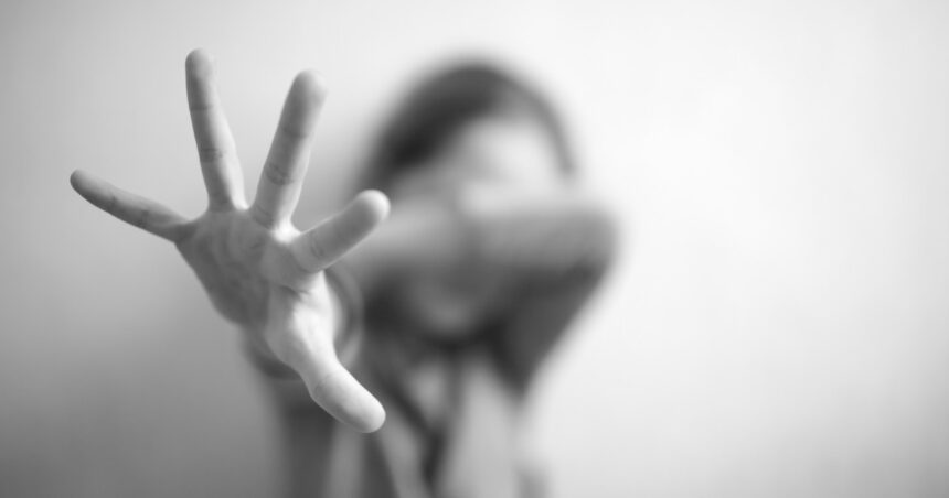 video adolescenta din bihor sechestrata si obligata sa se prostitueze timp de sase saptamani doi suspecti arestati 682d77b74a65c