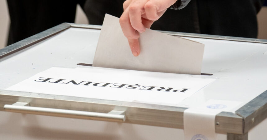 video alegeri prezidentiale 2025 turul 2 tinerii din republica moldova care voteaza pentru romania suntem chinuiti de foarte multi ani 6829d7fb727a1