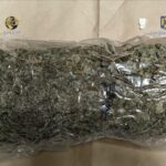 video captura de proportii la constanta aproape 9 kilograme de canabis trimise din spania prin curier 681e09ac7358f