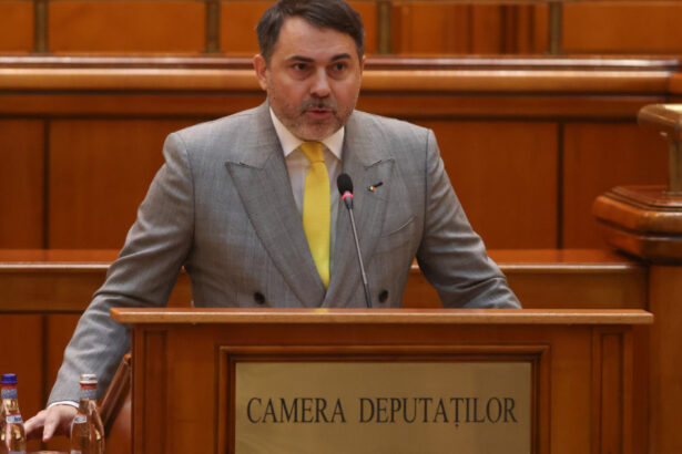 video derapaj al unui deputat aur despre femeile care lucreaza la stat stim foarte bine cum au ajuns in anumite fotolii 6824529784597