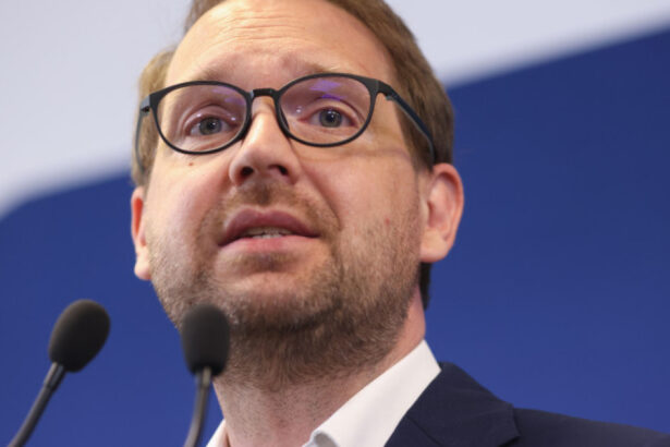 video dominic fritz dupa prezidentiale este un moment de reflexie acesta propune dezbateri pe teme cheie pentru toata clasa politica 682b26b712752