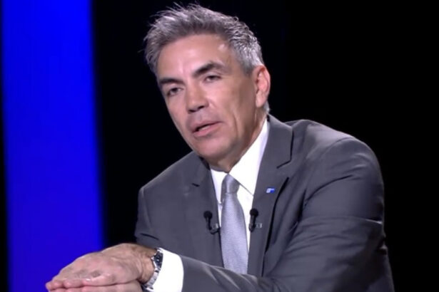 video dragos anastasiu daca vrem oameni competenti in administratie nu le putem pune viata in vitrina ce spune despre decizia ccr 6839e2d2d30f0
