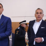video explicatiile politiei dupa ce george simion si calin georgescu au fost dati afara din sectia de votare 68299e5561fb8