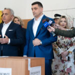 video george simion catre politistul care i a interzis sa faca declaratii in sectia de vot nu e foarte frumos ce ati facut 6829928b05043