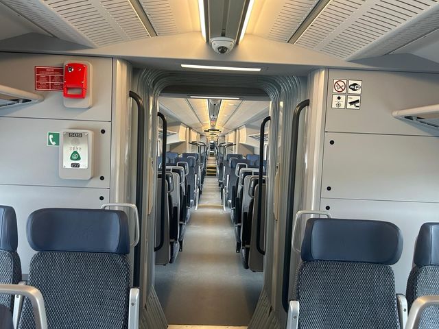 video imagini cu primul tren produs de polonezi pentru romania 68303bfb54d7c
