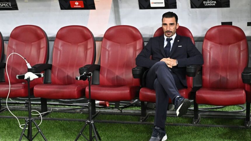 video lectia pe care le a predat o elias charalambous jucatorilor de la fcsb i am luat telefonul lui adrian sut si am facut asta 682730e232c98