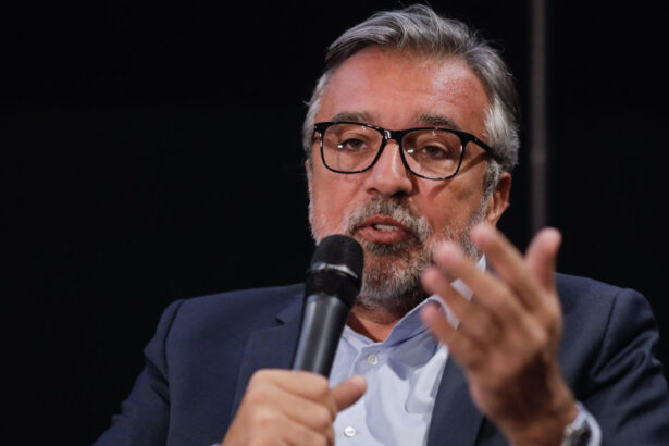 video lucian romascanu nu exclude o eventuala demisie a lui marcel ciolacu este o optiune a mai facut o o data 681888ed655dc