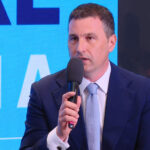 video momentul in care ministrul finantelor incurca vestul cu estul intr un discurs despre viitorul romaniei 681b2cf75704c