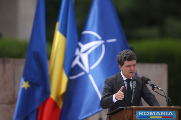 video nicusor dan de ziua eroilor unitatea nu inseamna sa gandim la fel ci sa ne asumam impreuna directia unei romanii europene 68383d3aa0a0e