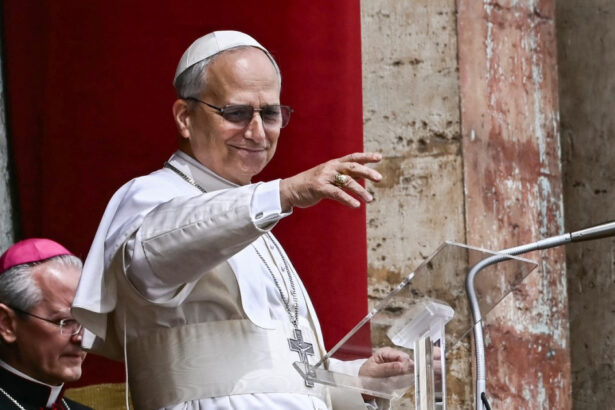 video papa leon al xiv lea apel pentru liderii lumii in prima sa rugaciune de duminica la vatican gata cu razboiul 68208efed04bb
