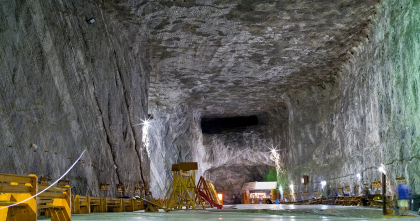 video scenariul pesimist dupa inundarea salinei praid am putea asista la prabusirea tavanului si formarea unui lac cum s a ajuns aici 683b10c6e82fc