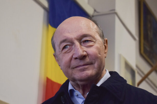 video traian basescu mesaj dupa ce a votat poporul decide intre un candidat pro moscova si unul pro atlantic 6829917225002