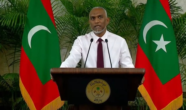 video un nou record mondial presedintele din maldive conferinta de aproape 15 ore depasindu l pe zelenski 6818b215ad335