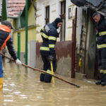 videofoto ploile si viiturile fac ravagii in tara sute de oameni evacuati case si drumuri inundate codul rosu de inundatii ramane in vigoare 68380bdb019ac