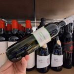 vinul zilei un sauvignon blanc care salveaza orice seara din timpul saptamanii un vin versatil proaspat si crocant savuros alaturi de peste fructe de mare carne alba sau branzeturi 682d6eb651fdc