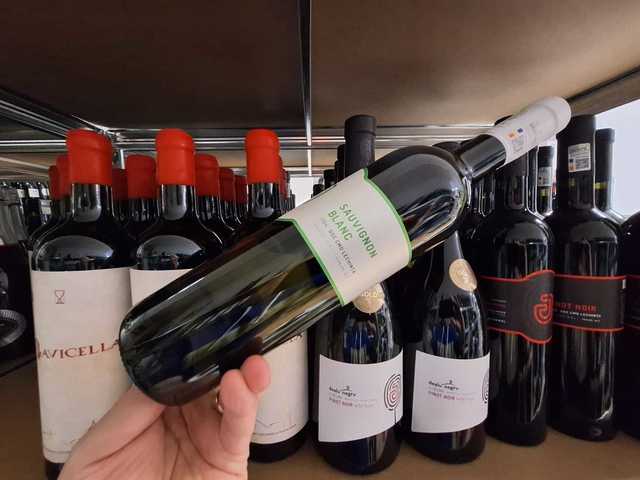 vinul zilei un sauvignon blanc care salveaza orice seara din timpul saptamanii un vin versatil proaspat si crocant savuros alaturi de peste fructe de mare carne alba sau branzeturi 682d6eb651fdc