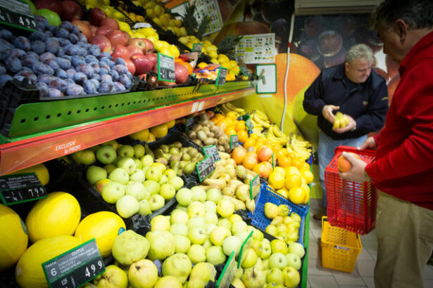 volumul cifrei de afaceri din comertul cu amanuntul a crescut 681c5cdf383cb