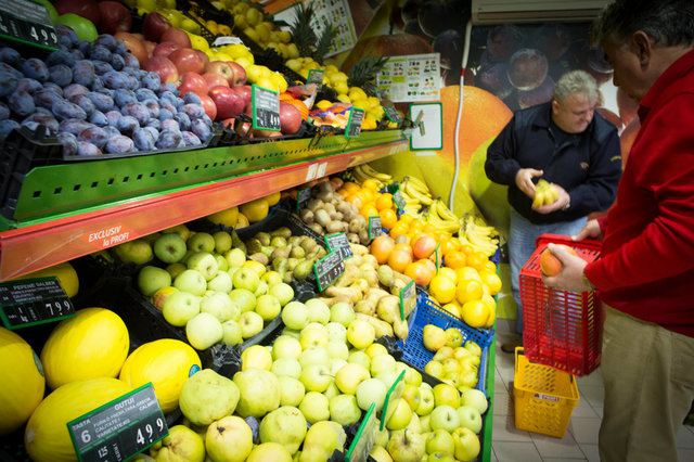 volumul cifrei de afaceri din comertul cu amanuntul a crescut 681c5cdf383cb
