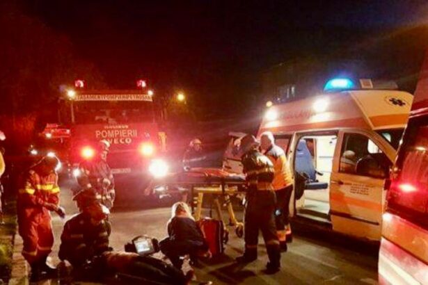 accident grav pe a2 un autocar s a rasturnat mai multe persoane au fost ranite printre victime sunt minori o persoana posibil decedata 68585b531d2ee