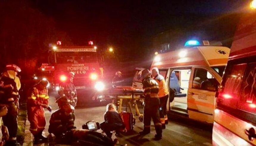 accident grav pe a2 un autocar s a rasturnat mai multe persoane au fost ranite printre victime sunt minori o persoana posibil decedata 68585b531d2ee