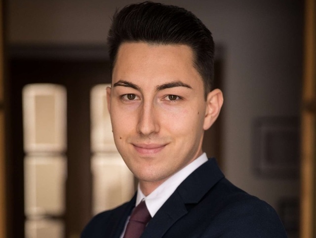 av stoica alin marius a reprezentat cu succes un elev al scolii de politie vasile lascar pentru obtinerea in instanta a unor daune morale in valoare de 5 000 de euro ca urmare a