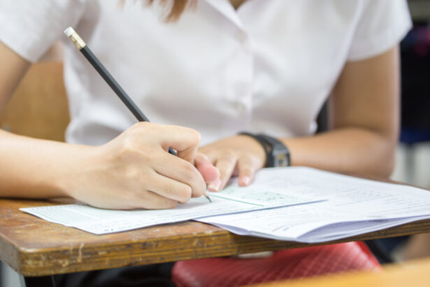 bacalaureat 2025 marti 10 iunie prima proba scrisa ce reguli trebuie sa respecte candidatii obiecte interzise in sala de examen 6843d0419b418