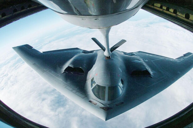 bombardiere b 2 stealth ale sua se indreapta spre baza diego garcia din oceanul indian sprijinite de opt avioane cisterna 6856d1e5b8e63