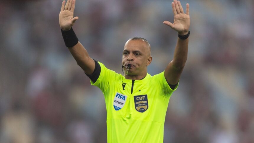 chivu debut la inter in conditii infernale arbitrul a oprit de doua ori meciul cu monterrey 68523af934edc
