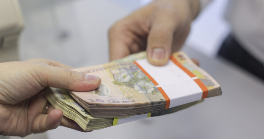 cinci functionari bancari sunt anchetati pentru ca ar fi ajutat o grupare sa obtina credite de 18 milioane de lei cu acte false 684b330ee267a