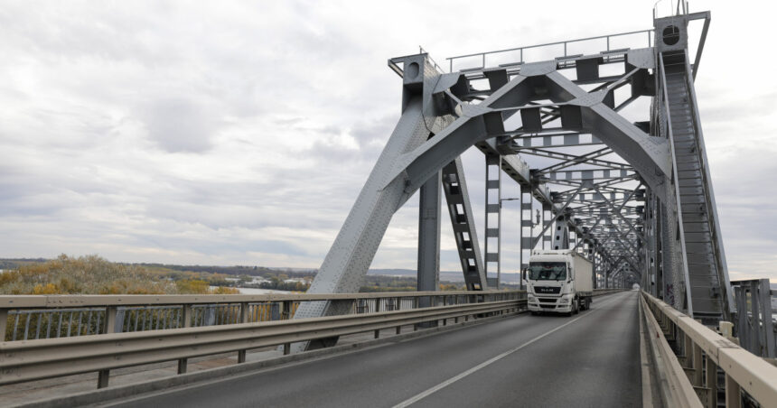 circulatie intrerupta pe podul prieteniei giurgiu ruse in noaptea de 12 spre 13 iunie lucrari urgente pe partea bulgara 68473beb7a0c5