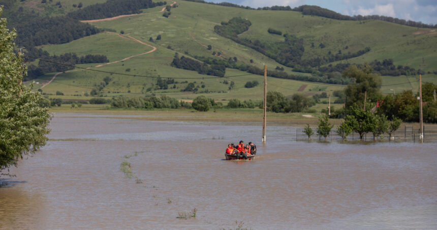 cod galben de inundatii prelungit pana vineri risc de viituri in 15 judete din tara care sunt zonele vizate 68416bedf0987
