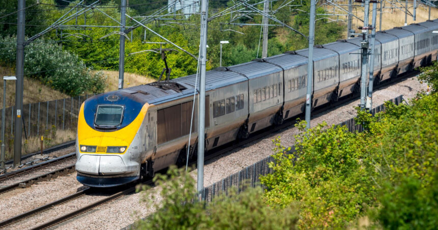 compania feroviara care te amendeaza cu 5 000 de euro daca mananci snacksuri sau carne de porc in tren motivul interdictiei 684f2080cc2b3