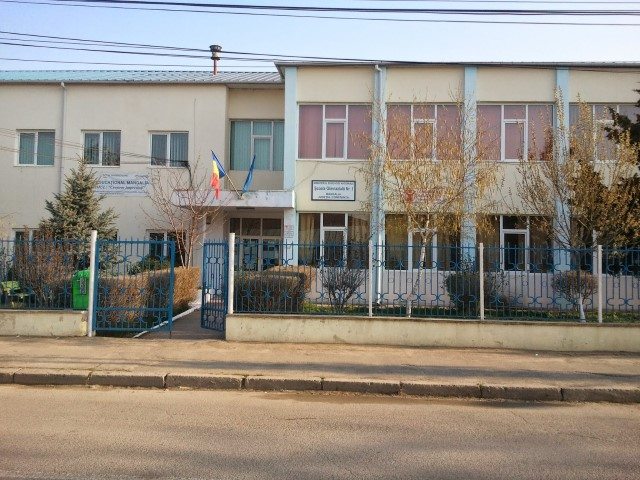 conducerea scolii gimnaziale nr 1 mangalia si a dat demisia in urma scandalului privind eleva drogata in timpul orelor de curs 68526c6d01a4b