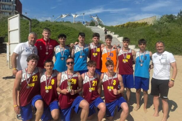 cs medgidia cu trei reprezentanti la nationala romaniei de juniori la beach handbal 683cb6f20ee27