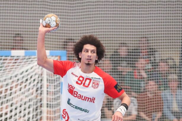 dinamo adversare tari in liga campionilor meciuri de foc pentru dulai 68604adb153be