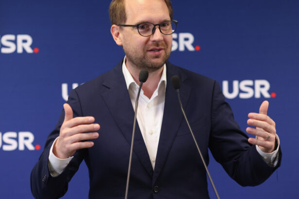 dominic fritz si a anuntat candidatura la sefia usr simt ca am o responsabilitate 683e9586431f1