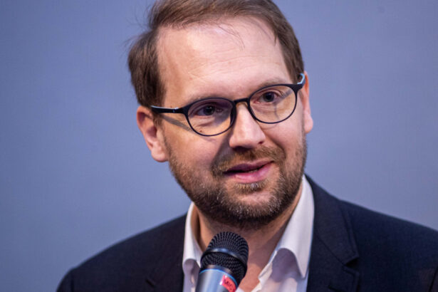 dominic fritz trebuie sa terminam cu o politica externa in forma de roman ghiocel 68569db9b99a9