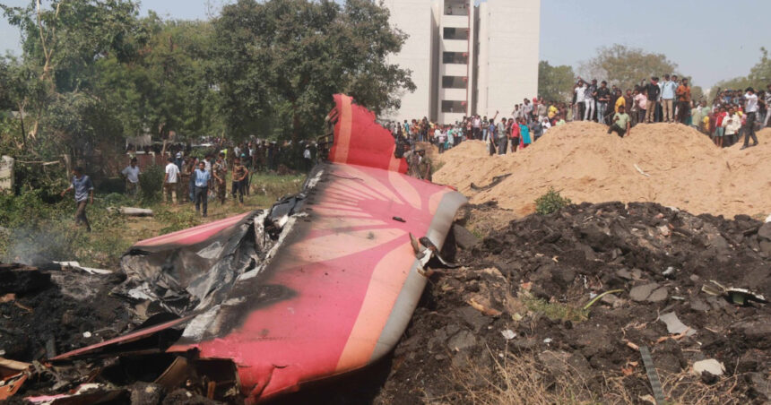 exclusiv ce spune un fost pilot roman care a zburat chiar pe tipul de avion prabusit in india despre tragedia aviatica de la ahmedabad 684ad0950854f