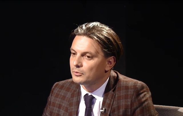 Drăghici Dental a fost vândut 1 exclusiv foto draghici dental a fost vandut 68404d10a3c59