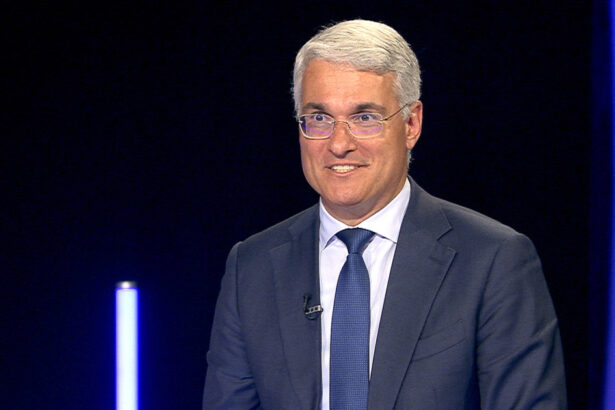 exclusiv legea salarizarii ar putea fi aplicata abia anul viitor dragos pislaru nu s a lucrat mare lucru pana acum 685c2567e1404