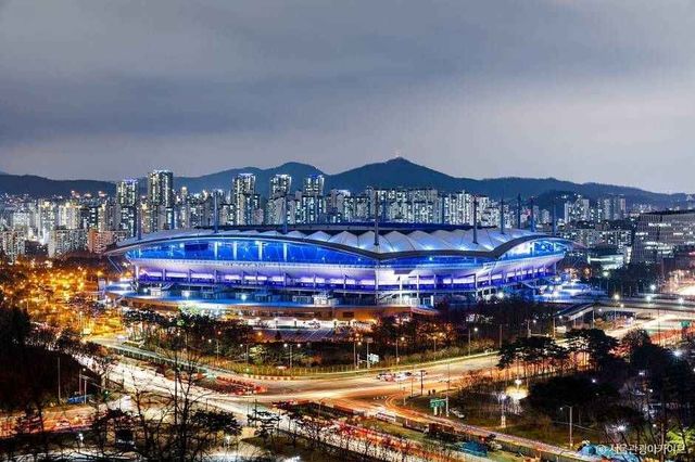 exclusiv liderul pietei de management al constructiilor din coreea intra in romania 685dc22478662