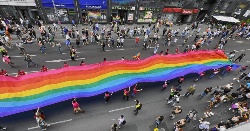 extrema dreapta foloseste drepturile lgbtq ca arma in europa pentru a semana disensiune spun activistii 683c4914a9da6