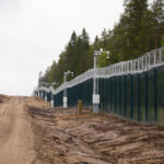 finlanda inchide cu gard inalt de aproape 5 metri inca un tronson al frontierei cu rusia 685badca7b5a0