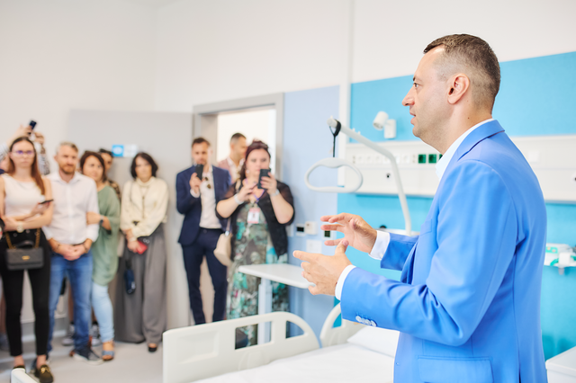 foto cel mai mare spital privat de oftalmologie din transilvania reteaua de oftalmologie dr holhos deschide unitatea in alba iulia 68625172731df